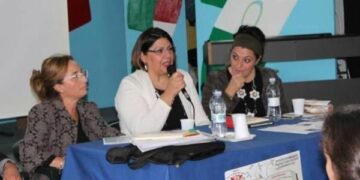 Donne vittime di violenza, ‘Donna Rosa’ arriva nelle scuole