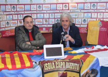 Pol. Isola: cambio in panchina, Mesiti nuovo allenatore