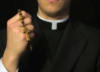 Sacerdote indagato per violenza sessuale a Cosenza