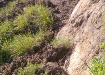 Pericoloso smottamento sulla SP52 ‘Crotone-Papanice’