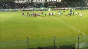 crotone esultante a fine gara