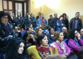 Provincia di Crotone, dipendenti ancora senza stipendio continua l’agitazione