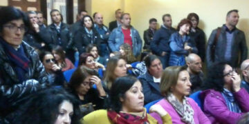 Provincia di Crotone, dipendenti ancora senza stipendio continua l’agitazione