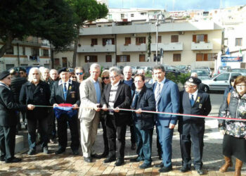 Crotone, consegnata ai cittadini la nuova piazza Marinai d’Italia