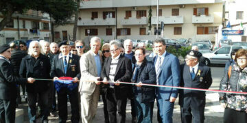 Crotone, consegnata ai cittadini la nuova piazza Marinai d’Italia
