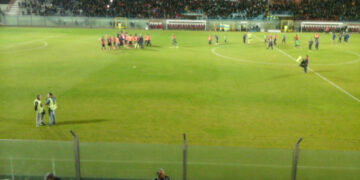 Serie B, Crotone solitario capolista dopo la vittoria sul Cesena