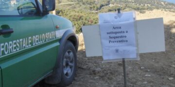 Sequestra discarica abusiva di rifiuti a Ciro’