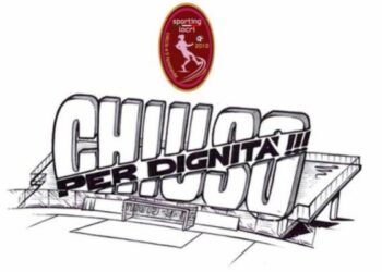 Locri, societa’ calcio a 5 femminile chiude per minacce