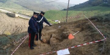 Furti con metal detector, denunciati due tombaroli a Strongoli