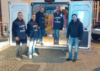 Crotone, sequestrati dalla Finanza una tonnellata di botti di capodanno