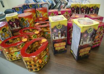 Ciro’ Marina, i Carabinieri sequestrano fuochi illegali a commerciante straniero