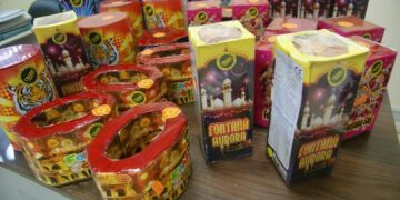 Ciro’ Marina, i Carabinieri sequestrano fuochi illegali a commerciante straniero