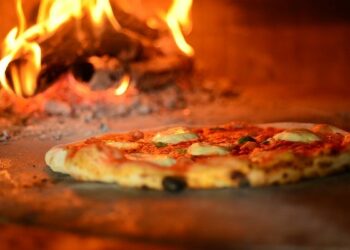 Pizzeria “mascherata” per evadere tasse scoperta a Lamezia