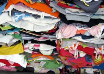 A Crotone il Natale solidale con la donazione di indumenti nuovi e usati