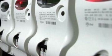 Rubavano energia elettrica, denunciati due iracheni a Crotone