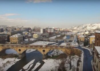 Cosenza ricoperta di neve, la magia delle riprese con il drone