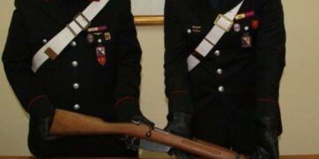 Fucile semiautomatico in casa, arrestato 45enne nel cosetino