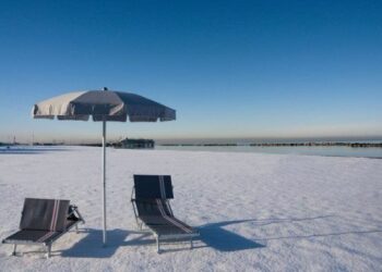 Arriva l’inverno vero, neve fin sulle coste in Calabria