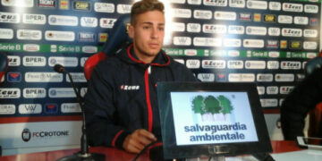 Serie B, Crotone sempre più capolista dopo la terza vittoria consecutiva (sesta in totale) contro il Novara