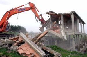 Abusivismo edilizio_gru