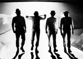 Carnevale violento, banda di ragazzini aggredisce 15enne a Cosenza