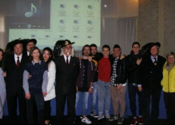 Gli studenti del ‘Pertini’ ricevono i Bersaglieri in congedo crotonesi