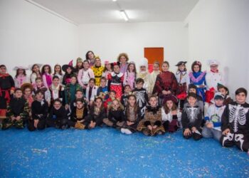 Ciro’ Marina, grande festa di Carnevale per gli alunni del ‘Ferrari’