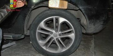 Nascondeva 50 kg di cocaina in auto, arrestato 35enne a Siderno