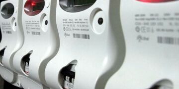 Supermercato di Isola Capo Rizzuto rubava elettricita’ con un magnete