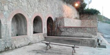 Ripulita l’antica fontana dei Canali a Ciro’
