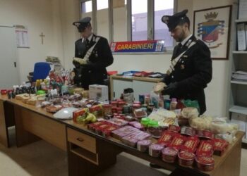 Saccheggiano diversi supermercati di Crotone, arrestati 4 cosentini