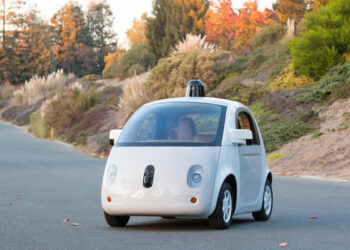 La Google Car considerata come un guidatore umano