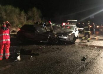Terribile incidente sulla SS106 nel crotonese, tre feriti gravi