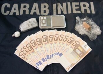 Rafforzati controlli a Crotone, un arresto: sequestro droga e soldi falsi