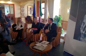 Presentazione 'Donne pericolose' a Cirò Marina (1)