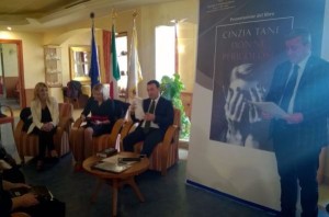 Presentazione 'Donne pericolose' a Cirò Marina (3)