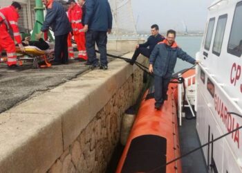 Infortunio su nave russa, sbarco d’urgenza a Crotone