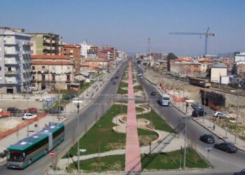 Caccia ai parcheggiatori abusivi a Cosenza, multe di 1000 euro