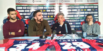 Crotone calcio, presentati alla stampa i tre nuovi acquisti Di Roberto, Tena, Fazzi