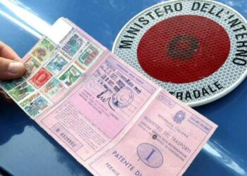 Guida senza patente, depenalizzazione e sanzioni: cambia Codice della Strada