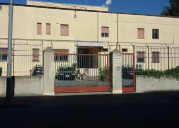 Brucia due volte casa compagna, arrestato convivente violento a Isola