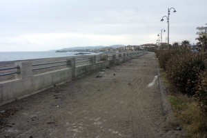 Detriti Lungomare Nord a Cirò Marina