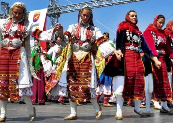 Le Castella si candida al festival dei gruppi Folk