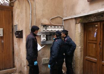 Crotone, perquisite palazzine del centro storico: 6 arresti