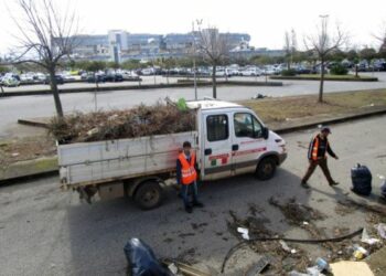 All’ospedale di Lamezia pulizia straordinaria grazie ai ragazzi ‘stranieri’