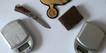 Panetto di hashish in tasca, arrestato 47enne a Crotone