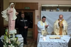 Statua Madonna al Cast di Cirò Marina