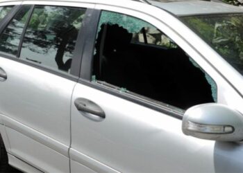 Lite tra automobilisti nel reggino, martellate sulla carrozzeria