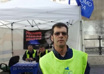 Polizia Crotone, staffetta dello sciopero della fame a Roma