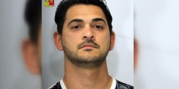 Con calci e pugni procuro’ aborto compagna: arrestato 30enne a Reggio